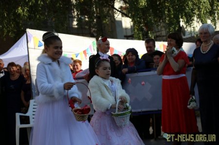 У Житомирі відгуляли Покровське весілля