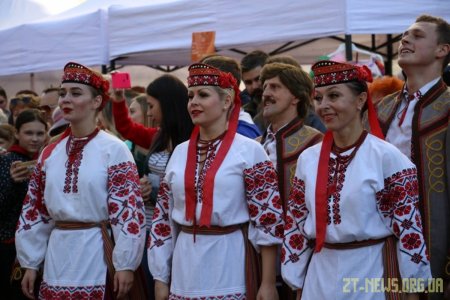 У Житомирі відгуляли Покровське весілля