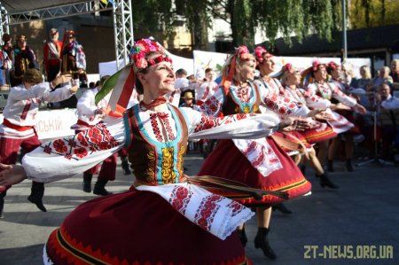 У Житомирі відгуляли Покровське весілля