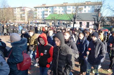 У Житомирі відкрили меморіальну дошку пам'яті загиблому учаснику АТО Віталію Циборі