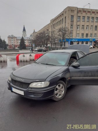 У центрі Житомира на ходу загорівся автомобіль