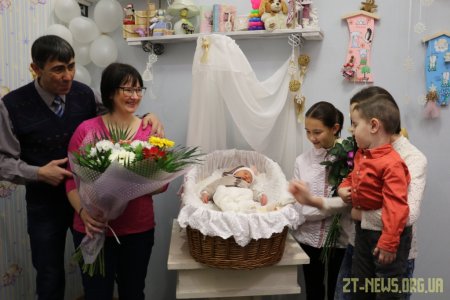 У Житомирі жінка народила 13 дитину
