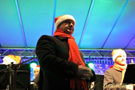 У Житомирі запалили вогні на головній ялинці області