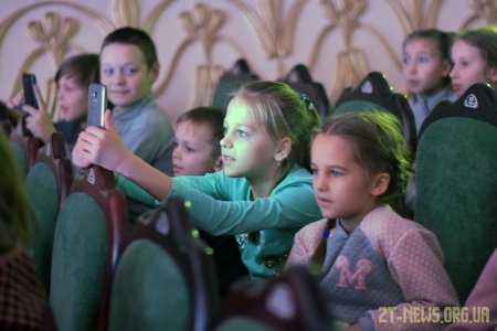 400 дітей з усіх районів області завітали на передноворічне свято