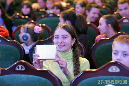 400 дітей з усіх районів області завітали на передноворічне свято