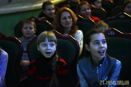 400 дітей з усіх районів області завітали на передноворічне свято