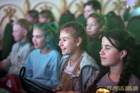400 дітей з усіх районів області завітали на передноворічне свято