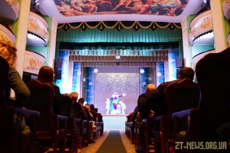 400 дітей з усіх районів області завітали на передноворічне свято