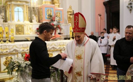 Єпископу Яну Пурвінському вручено відзнаку «Почесний громадянин міста Житомира»