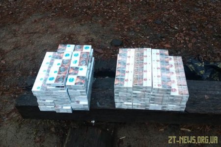 Прикордонники затримали чоловіка, який намагався перенести через кордон безакцизні цигарки