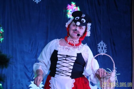 У Житомирі діти пільгових категорій відвідують новорічні вистави