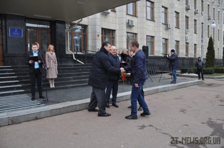 Сільські амбулаторії Житомирщини отримали 18 сучасних автомобілів