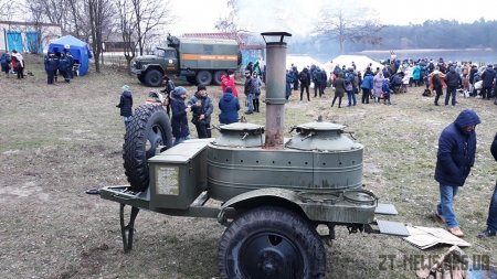 Як житомиряни святкували Хрещення Господнє у Гідропарку