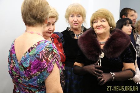У міській раді відбувся благодійний бал на підтримку людей поважного віку
