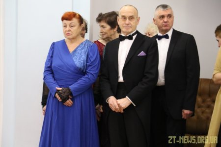 У міській раді відбувся благодійний бал на підтримку людей поважного віку