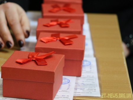 У Житомирі 6 сімей внутрішньо переміщених осіб отримали ключі від квартир