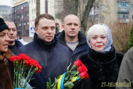Урочистою ходою та покладанням квітів в Житомирі вшанували пам'ять воїнів-інтернаціоналістів