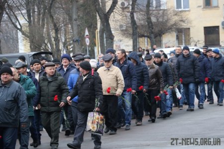 Урочистою ходою та покладанням квітів в Житомирі вшанували пам'ять воїнів-інтернаціоналістів
