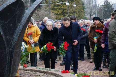 Урочистою ходою та покладанням квітів в Житомирі вшанували пам'ять воїнів-інтернаціоналістів