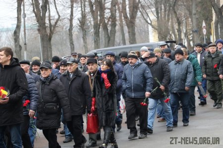 Урочистою ходою та покладанням квітів в Житомирі вшанували пам'ять воїнів-інтернаціоналістів