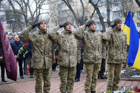 Урочистою ходою та покладанням квітів в Житомирі вшанували пам'ять воїнів-інтернаціоналістів