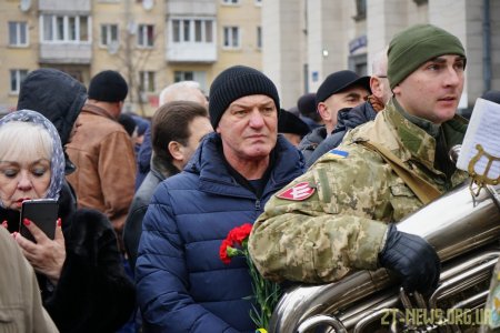 Урочистою ходою та покладанням квітів в Житомирі вшанували пам'ять воїнів-інтернаціоналістів
