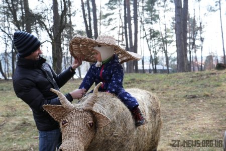 У Гідропарку розпочалися гуляння «Залицяння до Весни»