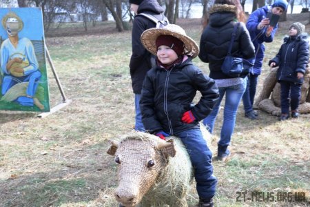 У Гідропарку розпочалися гуляння «Залицяння до Весни»