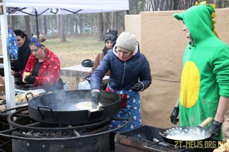У Гідропарку розпочалися гуляння «Залицяння до Весни»