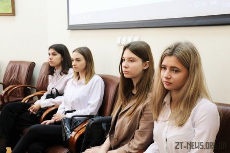 Житомирській вчительці посол Франції вручив Орден Академічних Пальм