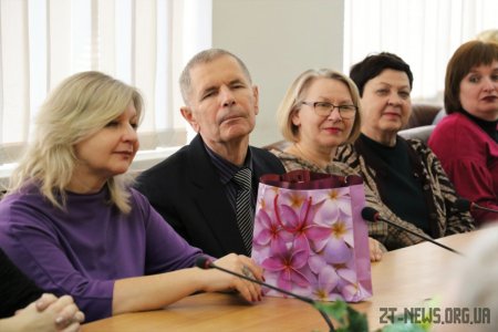 Житомирській вчительці посол Франції вручив Орден Академічних Пальм