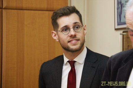 Житомирській вчительці посол Франції вручив Орден Академічних Пальм