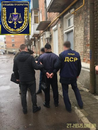 У Житомирі підполковника ДСНС затримали під час отримання хабара