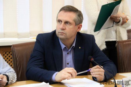 Виконавчий комітет міської ради вирішив призупинити роботу закладів торгівлі