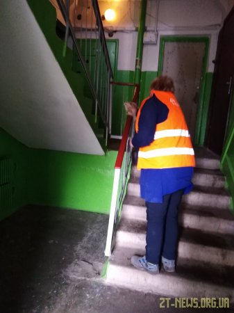 У Житомирі дезінфікують під’їзди багатоповерхівок