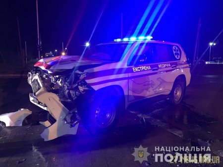На Житомирщині автомобіль екстренної медичної допомоги потрапив в ДТП