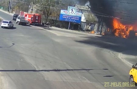 На околиці Житомира горів занедбаний дерев’яний будинок