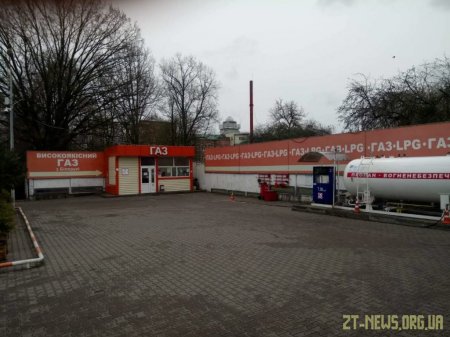 У Житомирі безкоштовно заправляють автомобілі екстреної допомоги