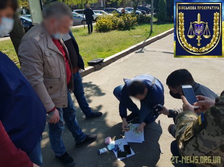 У Житомирі майор ВСП за 600 доларів пообіцяв звільнити від кримінальної відповідальності військового