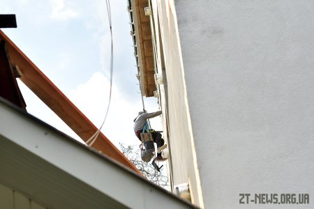 Триває ремонт будівлі Житомирської дитячо-юнацької спортивної школи «Авангард»