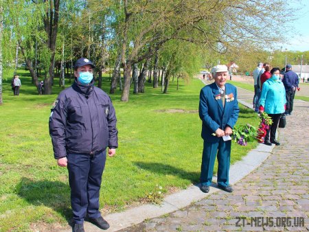 Незважаючи на карантин житомиряни прийшли вшанувати пам'ять загиблих у Другій світовій війні