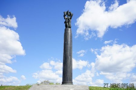 В обласному центрі влада вшанувала пам'ять загиблих у Другій світовій війні та привітала ветеранів