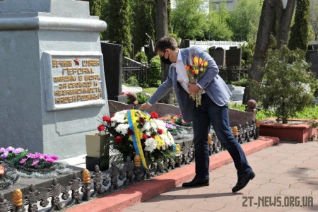 В обласному центрі влада вшанувала пам'ять загиблих у Другій світовій війні та привітала ветеранів