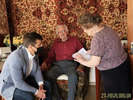 В обласному центрі влада вшанувала пам'ять загиблих у Другій світовій війні та привітала ветеранів