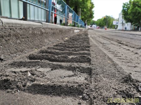 На Великій Бердичівській триває ремонт дороги
