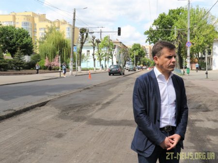 На Великій Бердичівській триває ремонт дороги