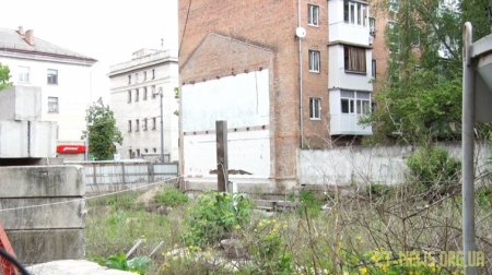 Будинок на Київській, 50 руйнується через будівельні роботи по сусідству