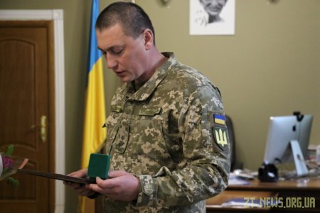 Матері загиблого Героя вручили відзнаку за подвиг сина