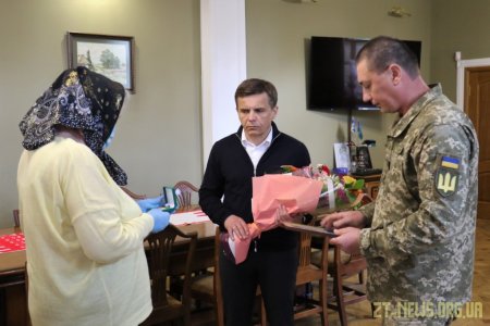 Матері загиблого Героя вручили відзнаку за подвиг сина