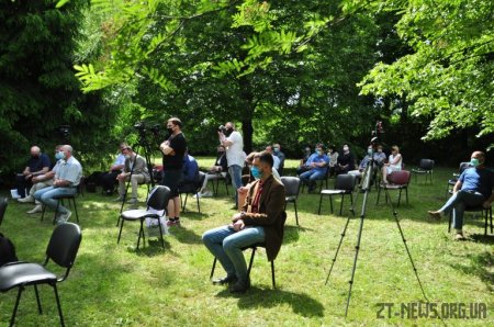 Питання реалізації другого етапу медичної реформи обговорили у Житомирі під час брифінгу